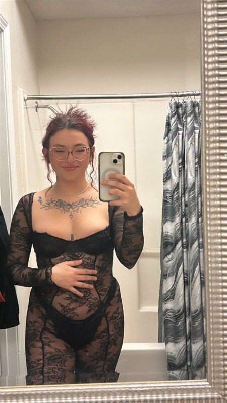 Hxvenlyhxle (@hxvenlyhxle), OnlyFans creator