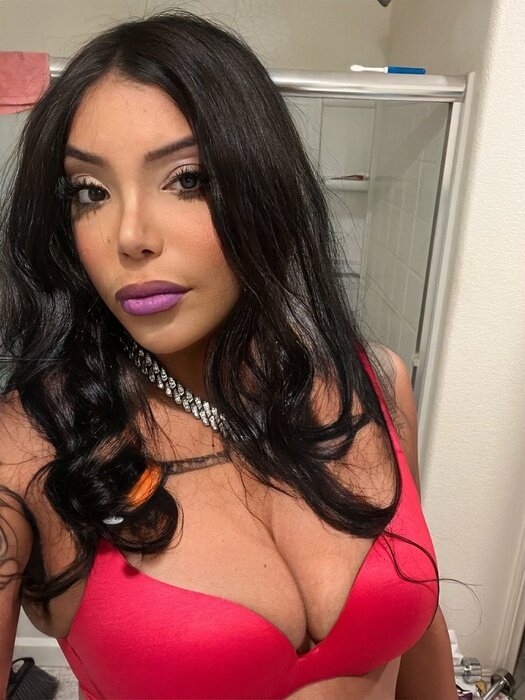Iamdanidimes2 (@iamdanidimes2), OnlyFans creator