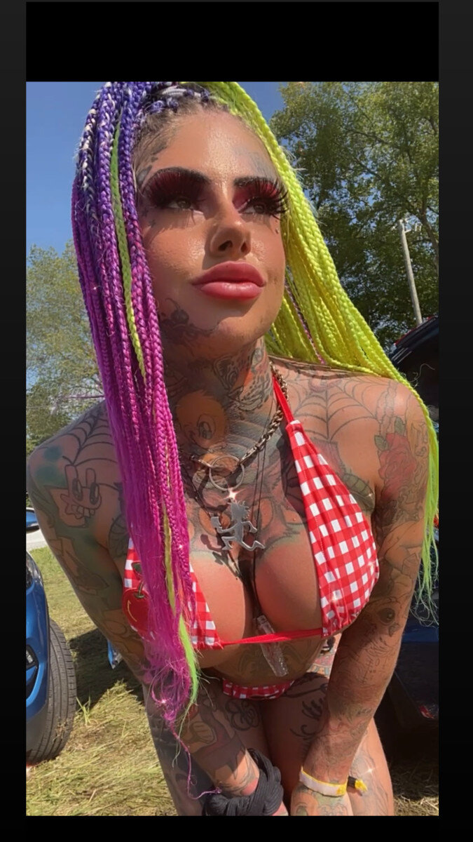 Iamtat2barbie (@iamtat2barbie), OnlyFans creator