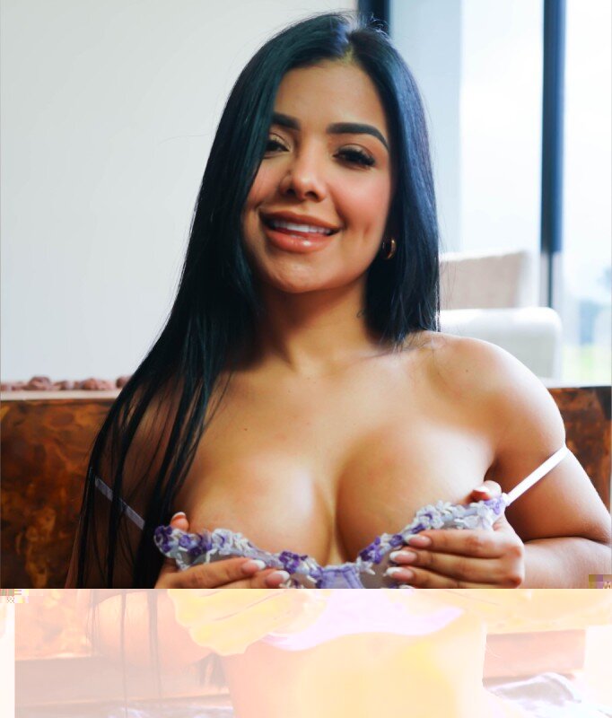 Iamthiana69 (@iamthiana69), OnlyFans creator