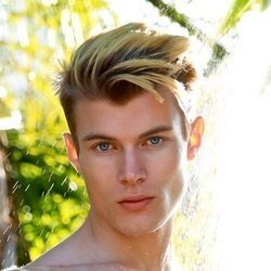 Iamxleox (@iamxleox), OnlyFans creator