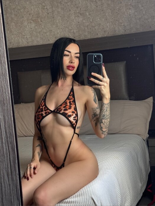 Icarliexo (@icarliexo), OnlyFans creator