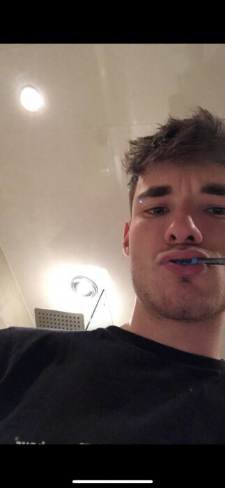 Icebrett (@icebrett), OnlyFans creator