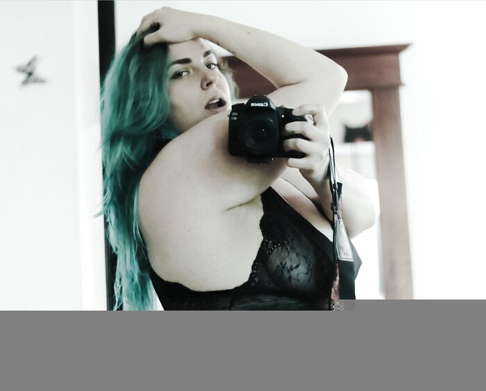 Iceicebabygirlx (@iceicebabygirlx), OnlyFans creator