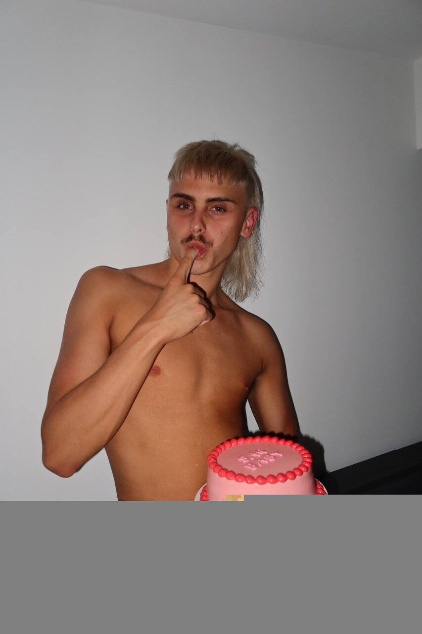 Illybarkr (@illybarkr), OnlyFans creator