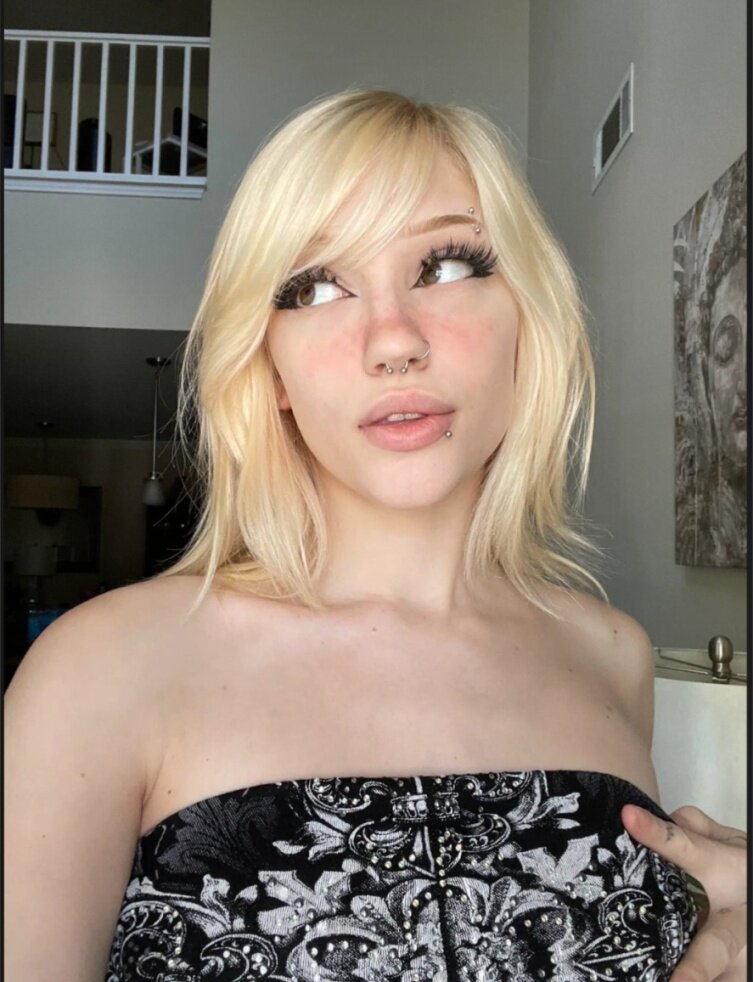 Lexi (@iluvl3x), OnlyFans creator