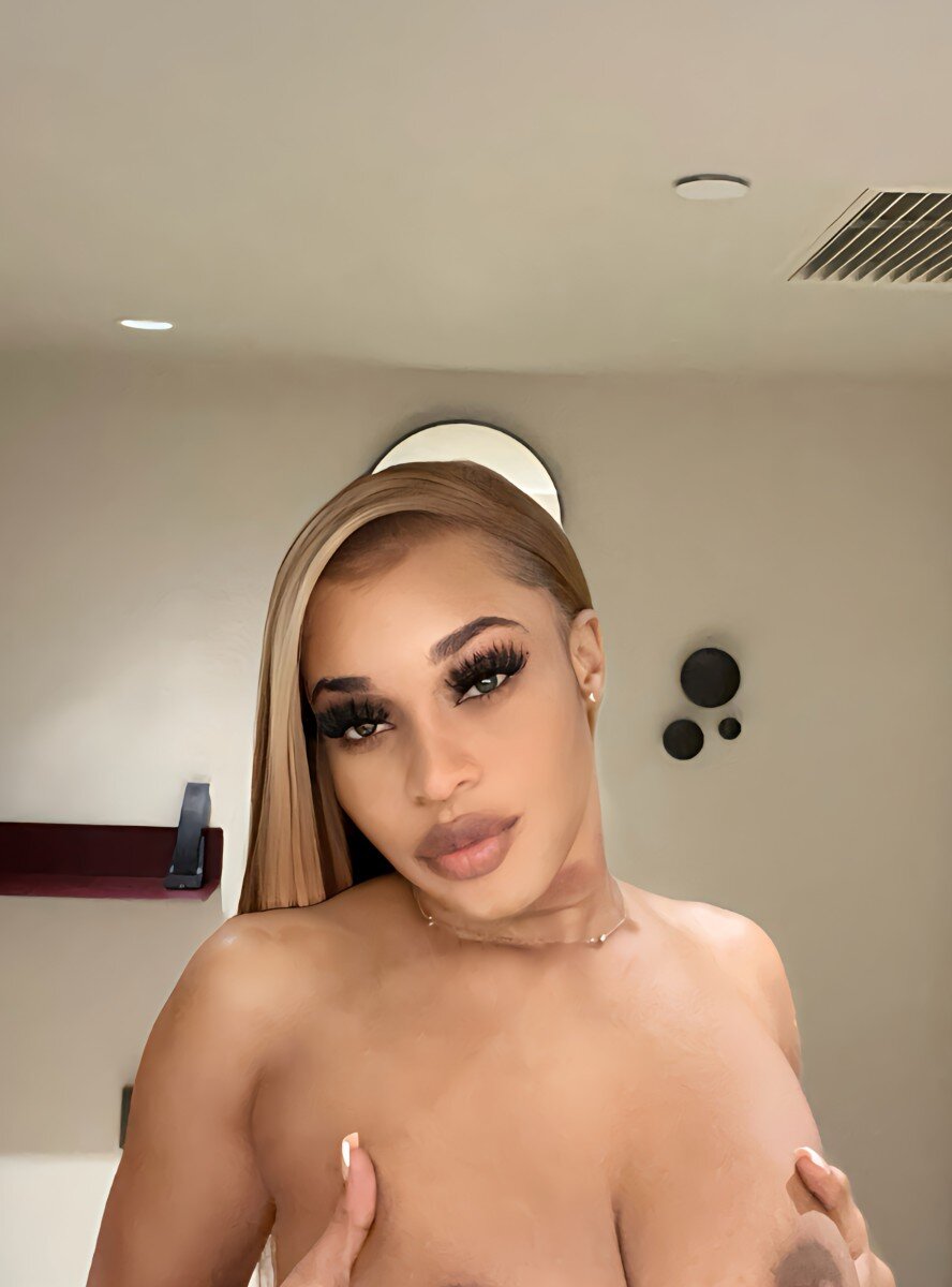 Iluvsapphirebleu (@iluvsapphirebleu), OnlyFans creator
