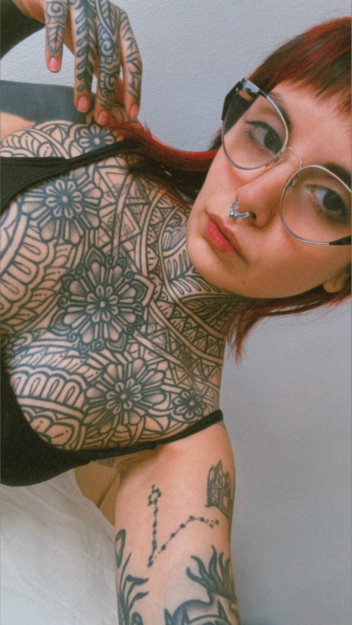 Imbellatrixx (@imbellatrixx), OnlyFans creator