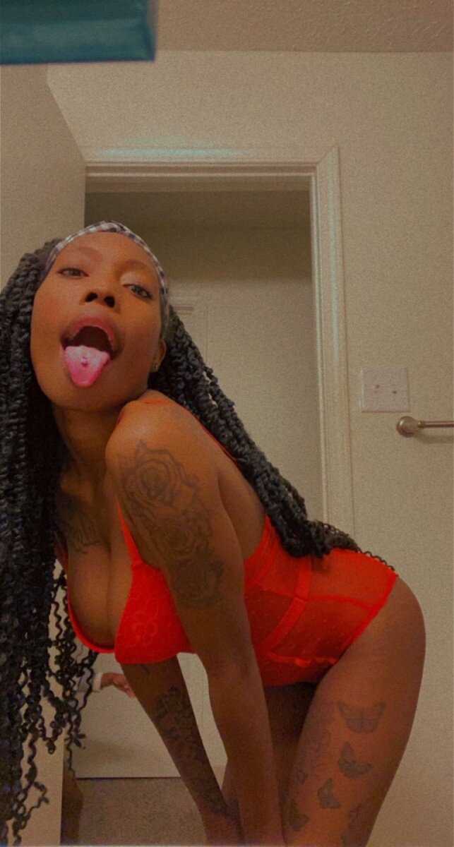 Imdatgirll (@imdatgirll), OnlyFans creator