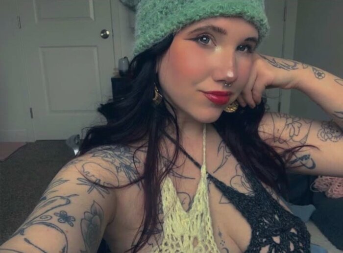 Imrussiannotmad (@imrussiannotmad), OnlyFans creator