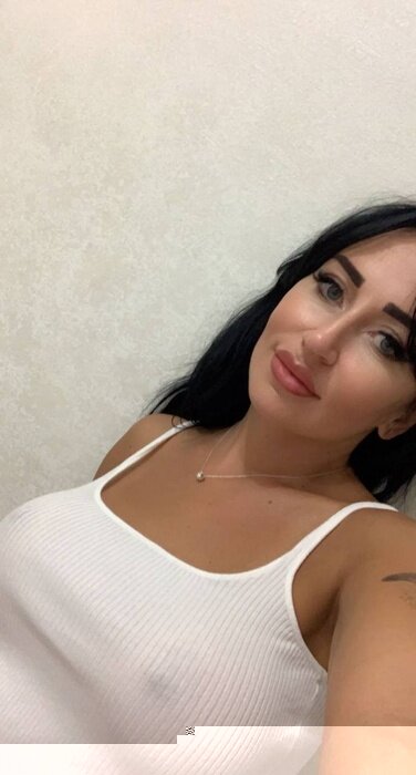 Inessahot (@inessahot), OnlyFans creator
