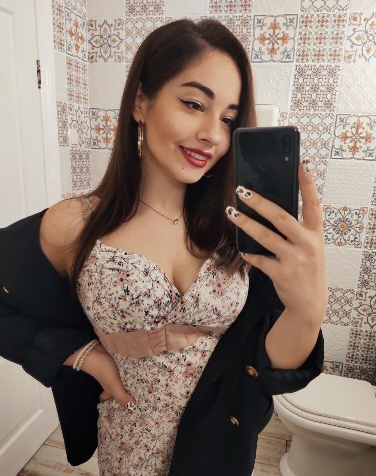 Inimitablesara (@inimitable_sara), OnlyFans creator