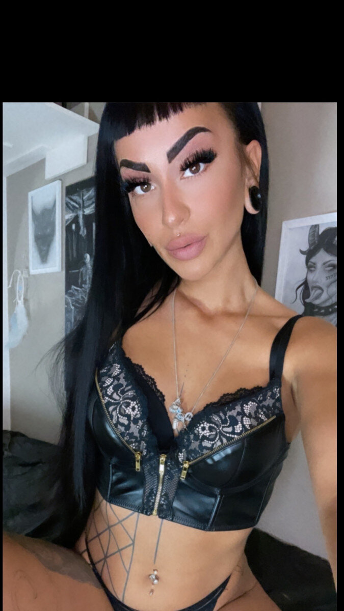 Inkedtracy (@inkedtracy), OnlyFans creator