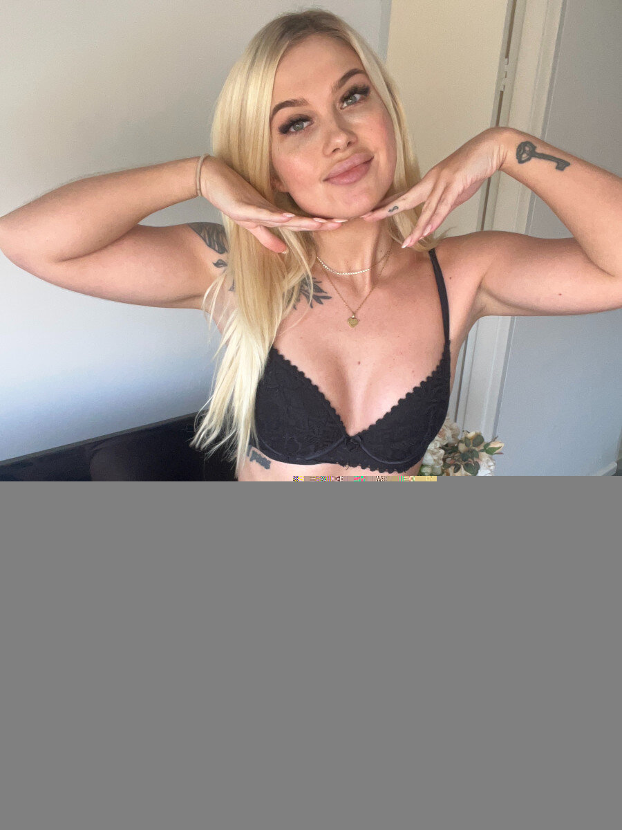 Insatiablexo (@insatiable_xo), OnlyFans creator