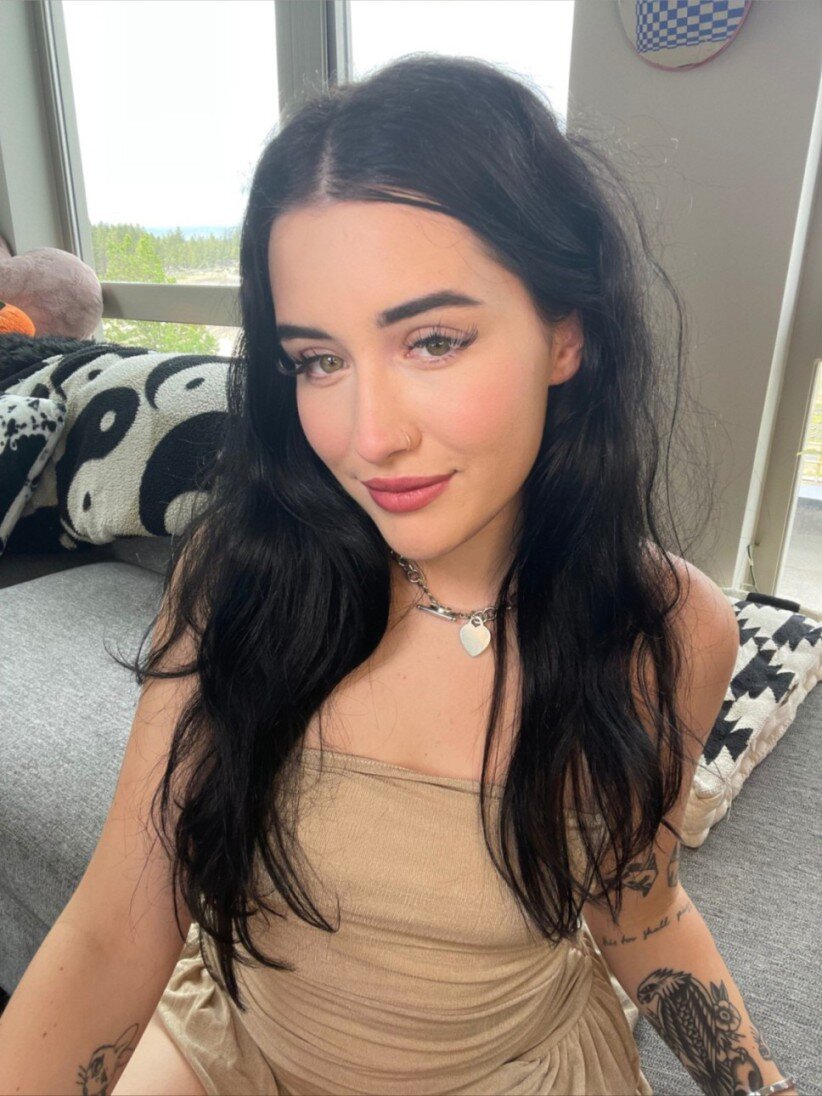 Cara (@internetth0ttfree), OnlyFans creator