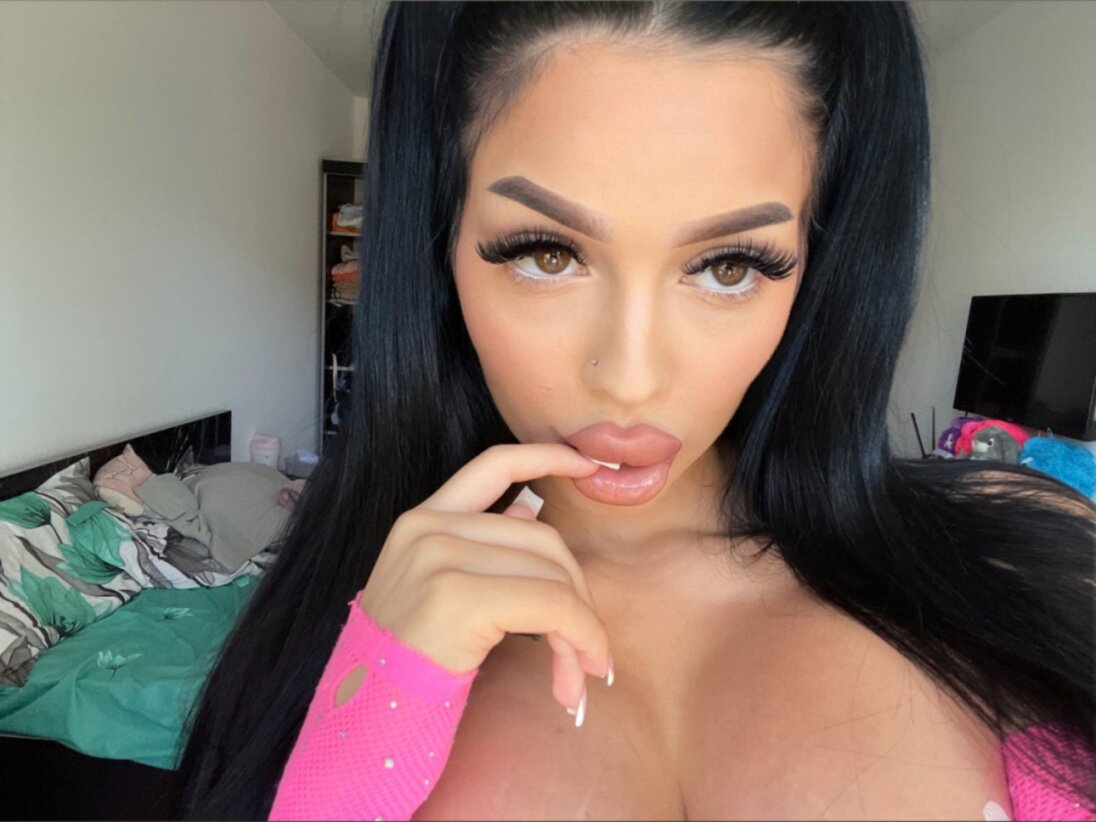 Ioanagabriela2 (@ioanagabriela2), OnlyFans creator