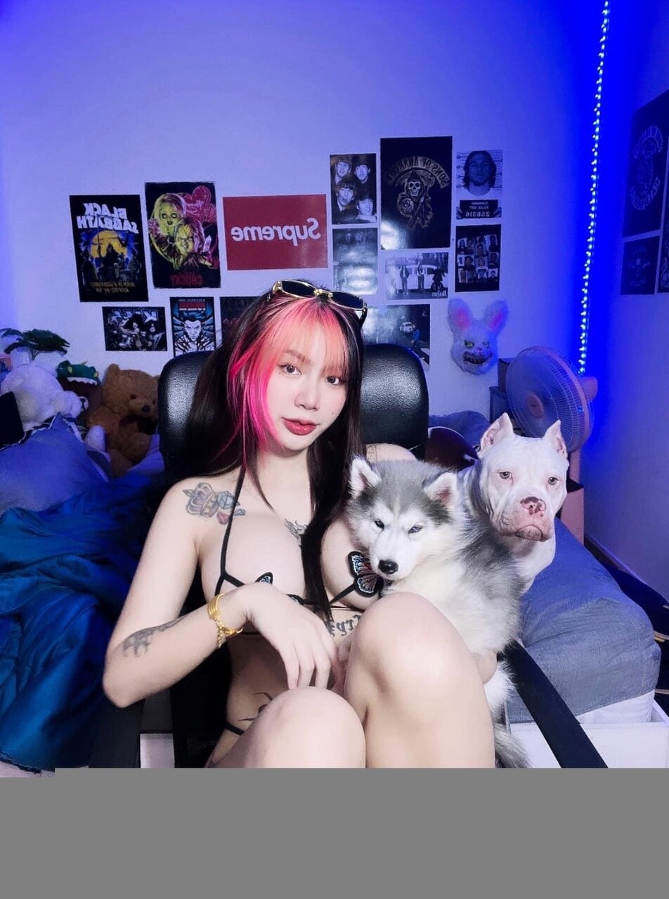 Elle (@irenkampong1), OnlyFans creator