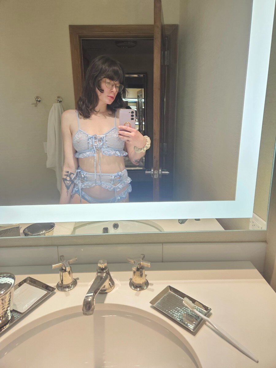 Irisblue (@iris.blue), OnlyFans creator