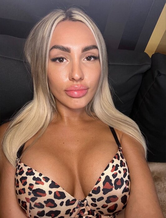 Isabellasweet (@isabella.sweet), OnlyFans creator