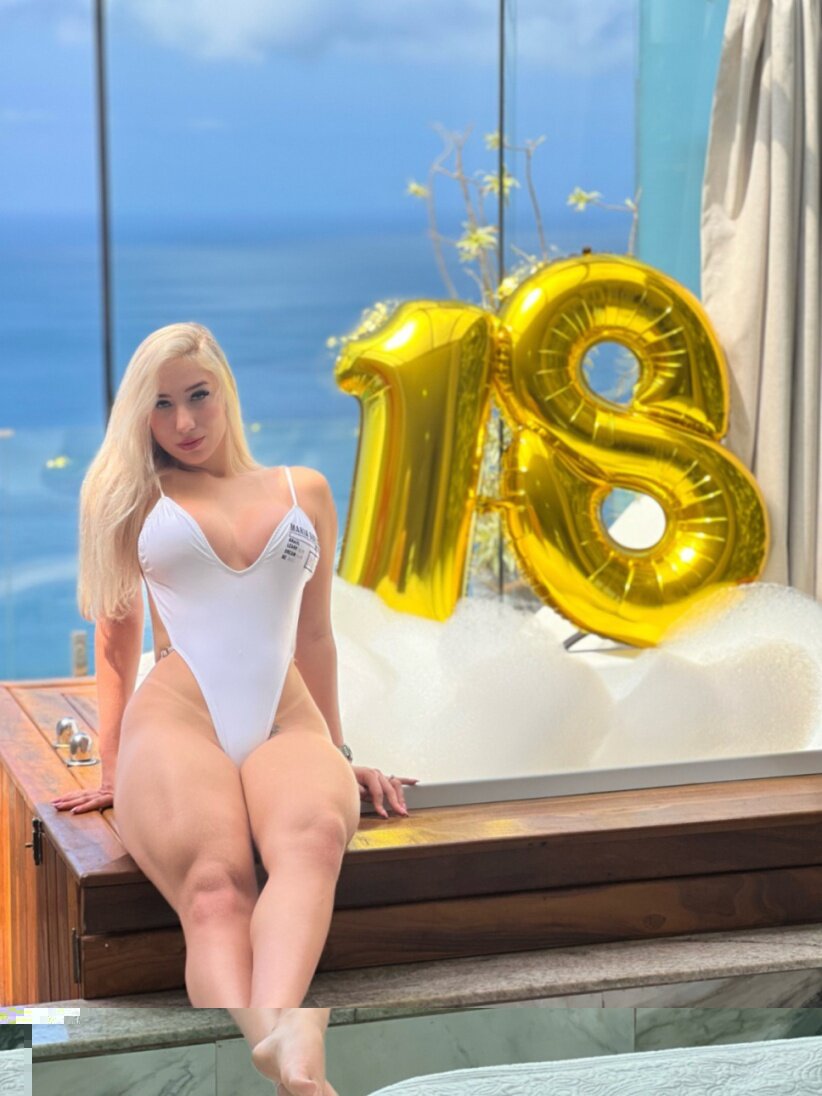 Isadoravaleoficial (@isadoravaleoficial), OnlyFans creator