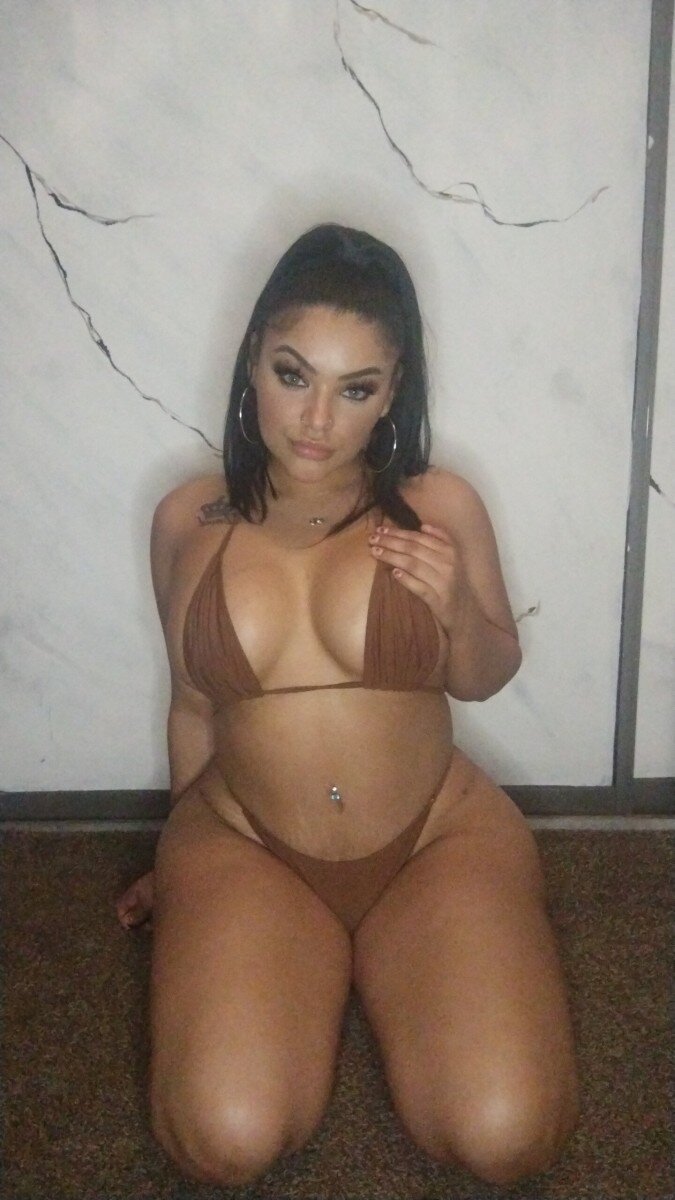 Isalovexo (@isalove_xo), OnlyFans creator