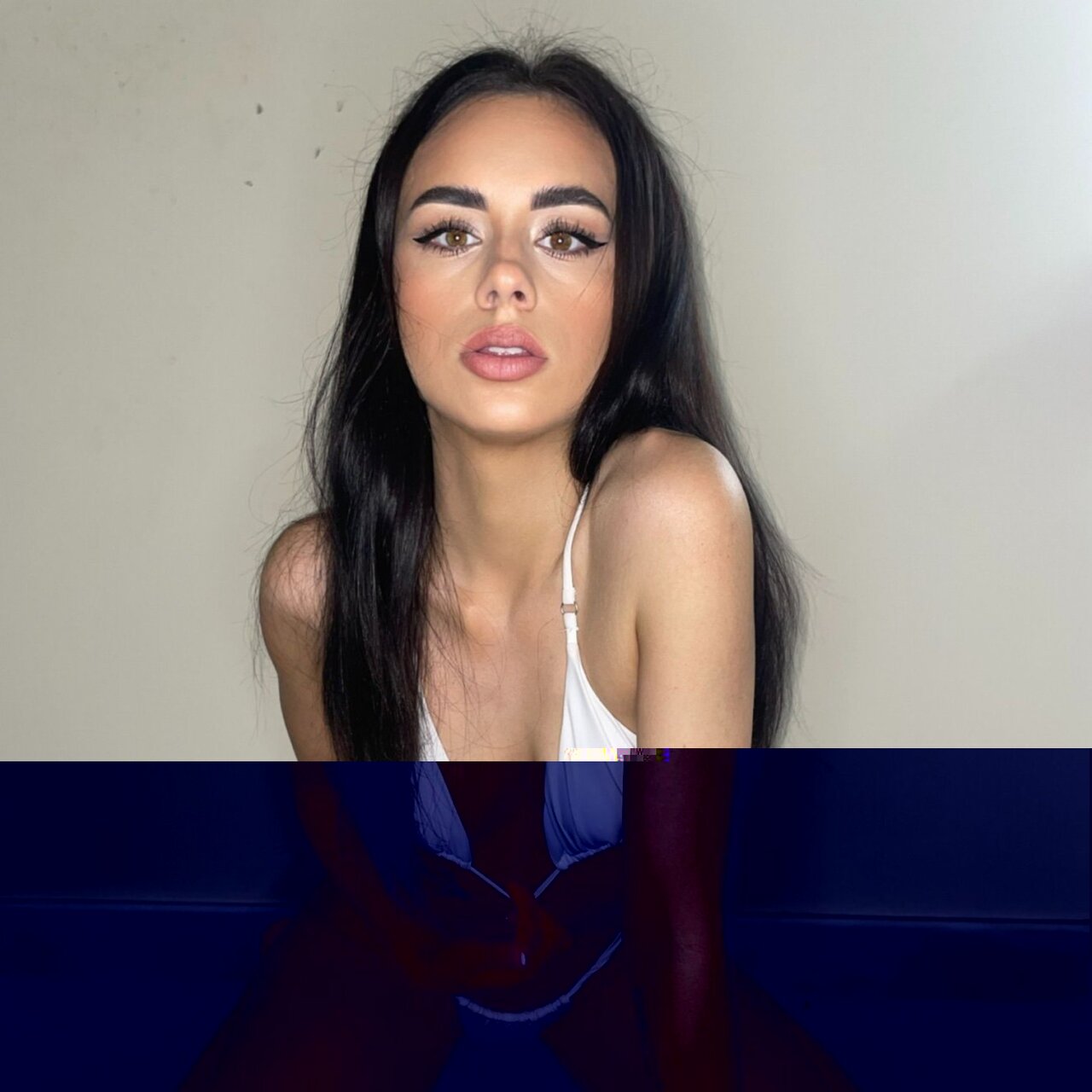Isla (@islababy19), OnlyFans creator