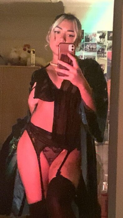 Islarose222 (@islarose222), OnlyFans creator