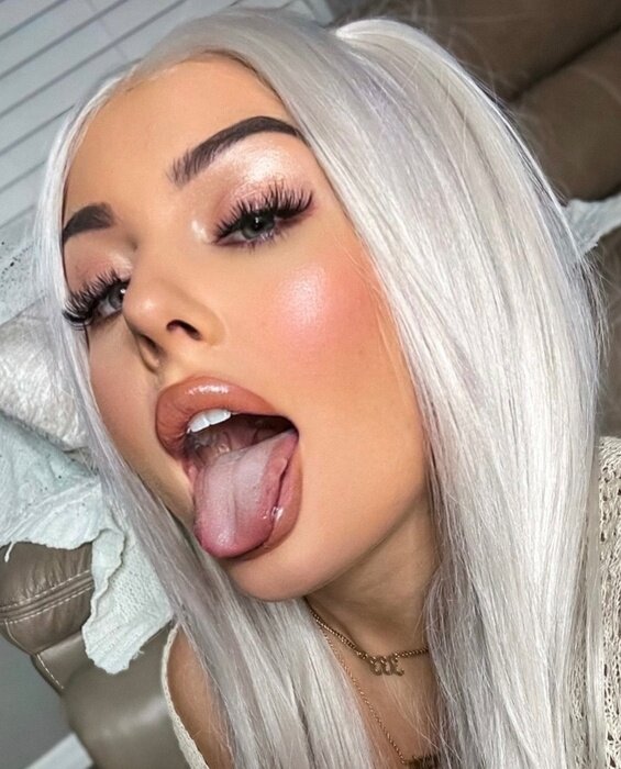 Issbabypanda (@issbabypanda), OnlyFans creator