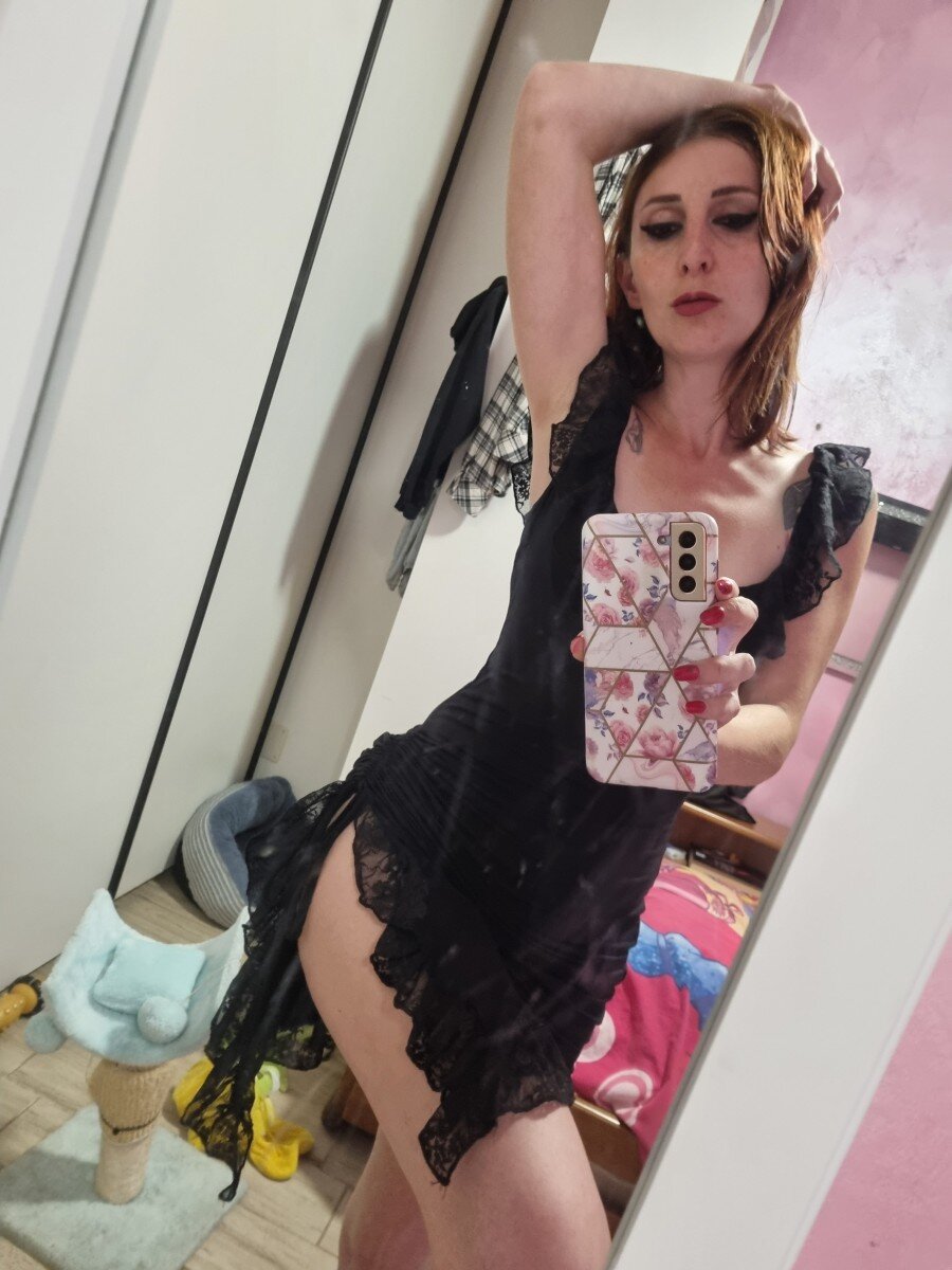 Italianbadassgirl (@italianbadassgirl), OnlyFans creator
