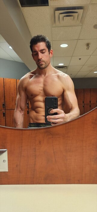 Italianstallion369 (@italianstallion369), OnlyFans creator