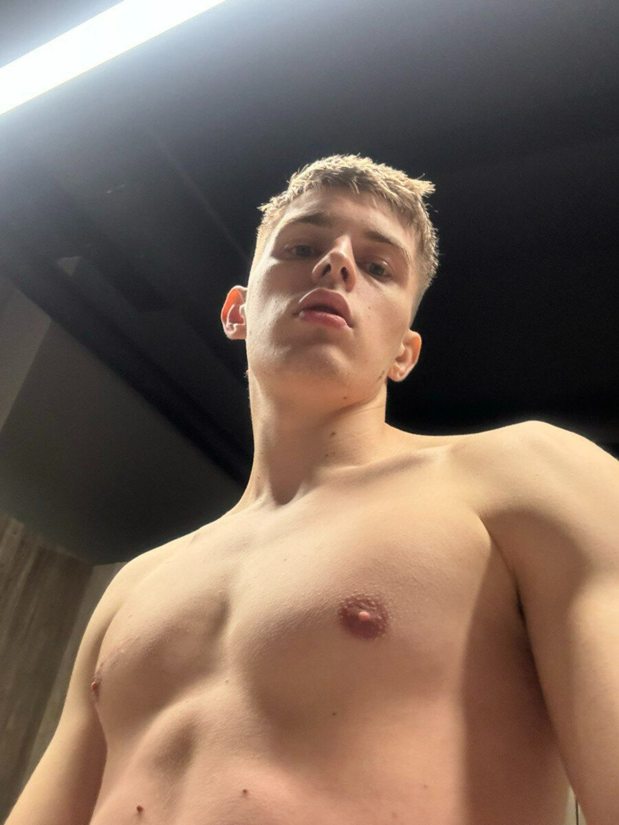Itsart3m (@itsart3m), OnlyFans creator