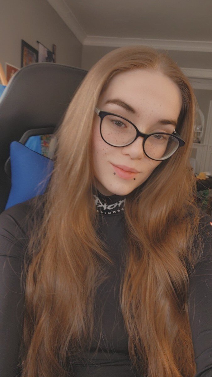 Izzyhellbourne (@izzy_hellbourne), OnlyFans creator