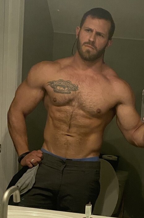 Jackedaddy (@jackedaddy), OnlyFans creator