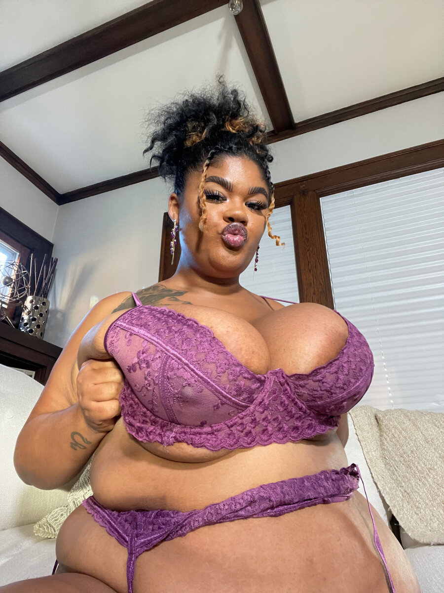 Jaidaviolet (@jaidaviolet), OnlyFans creator