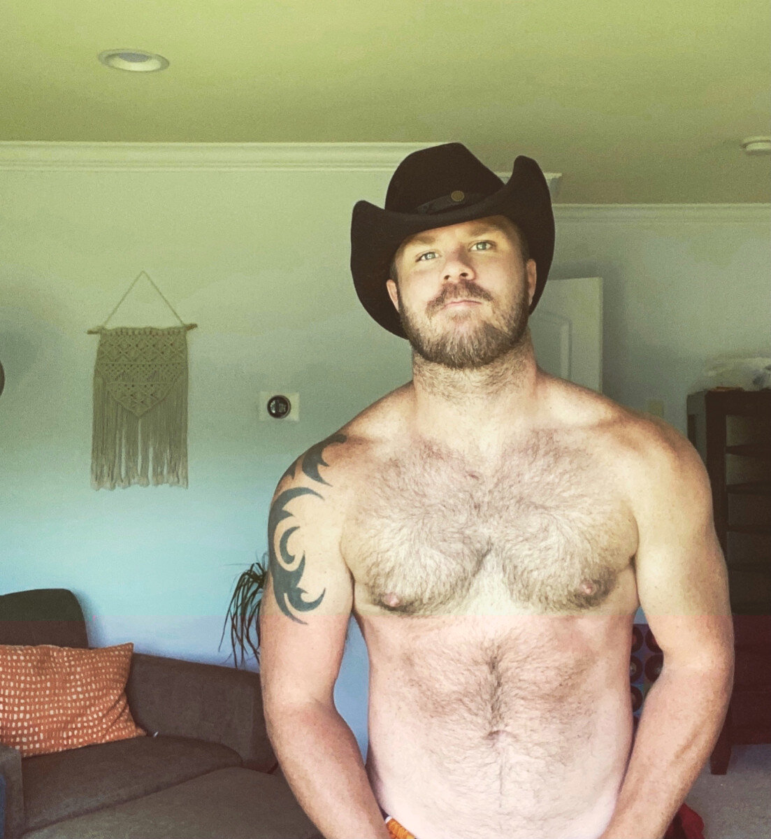 Jakethafuzzball (@jakethafuzzball), OnlyFans creator