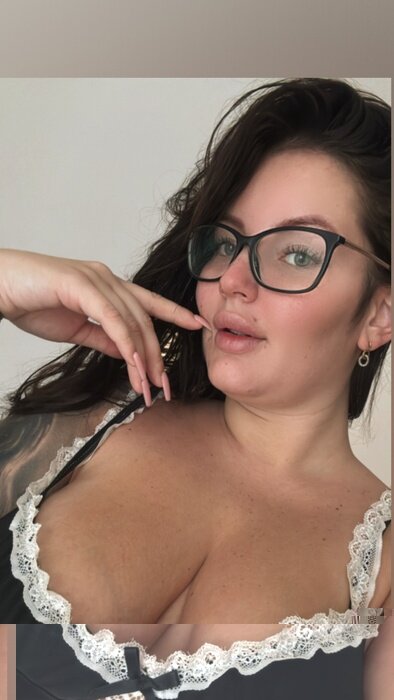 Jankariecanovafree (@jankariecanovafree), OnlyFans creator