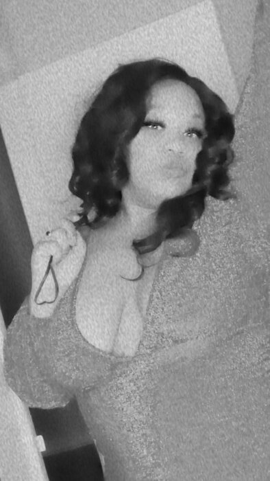Jenelleredz (@jenelleredz), OnlyFans creator
