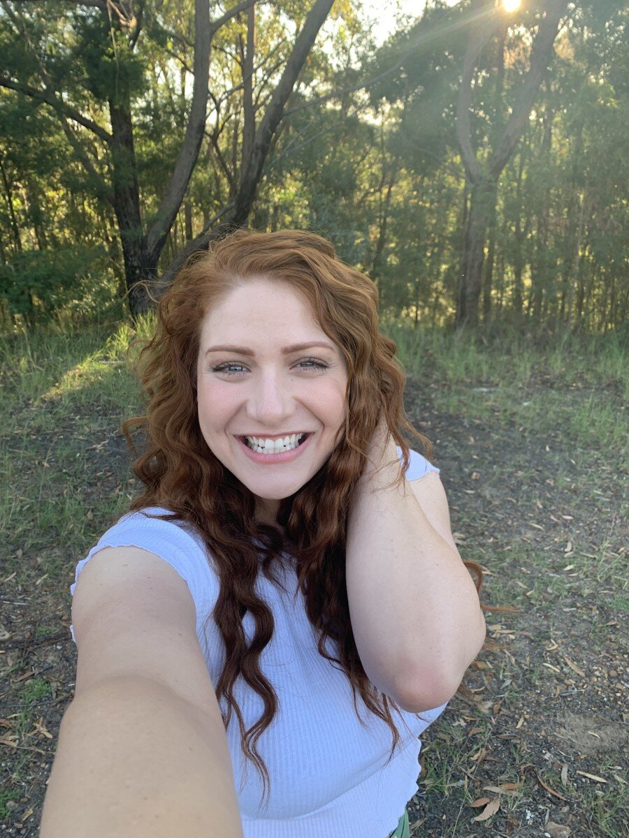 Jennahasredhair (@jennahasredhair), OnlyFans creator