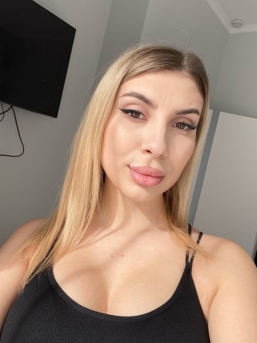 Jennylife (@jennylife), OnlyFans creator