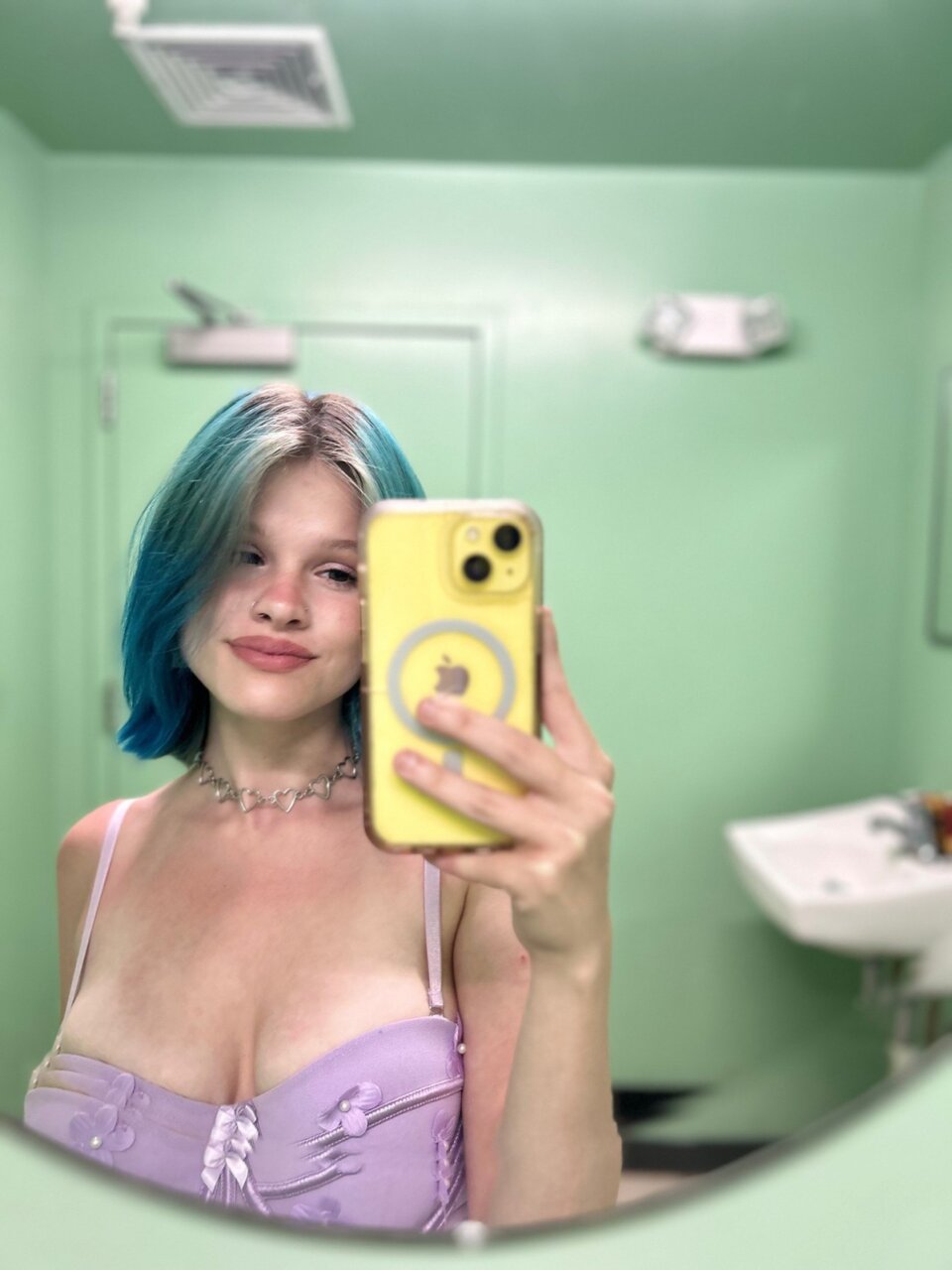 Jessibuguwuw (@jessibuguwuw), OnlyFans creator