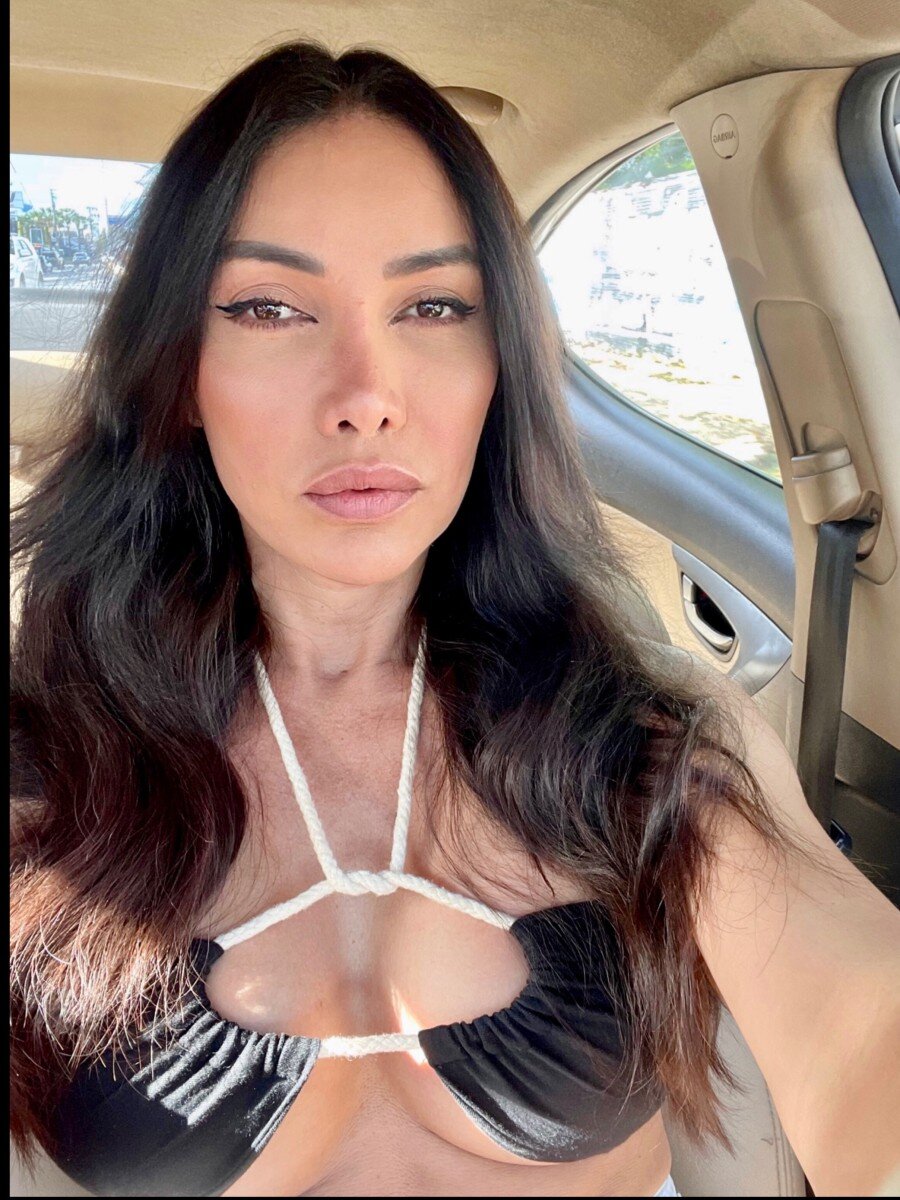 Jessiquinha (@jessiquinha), OnlyFans creator