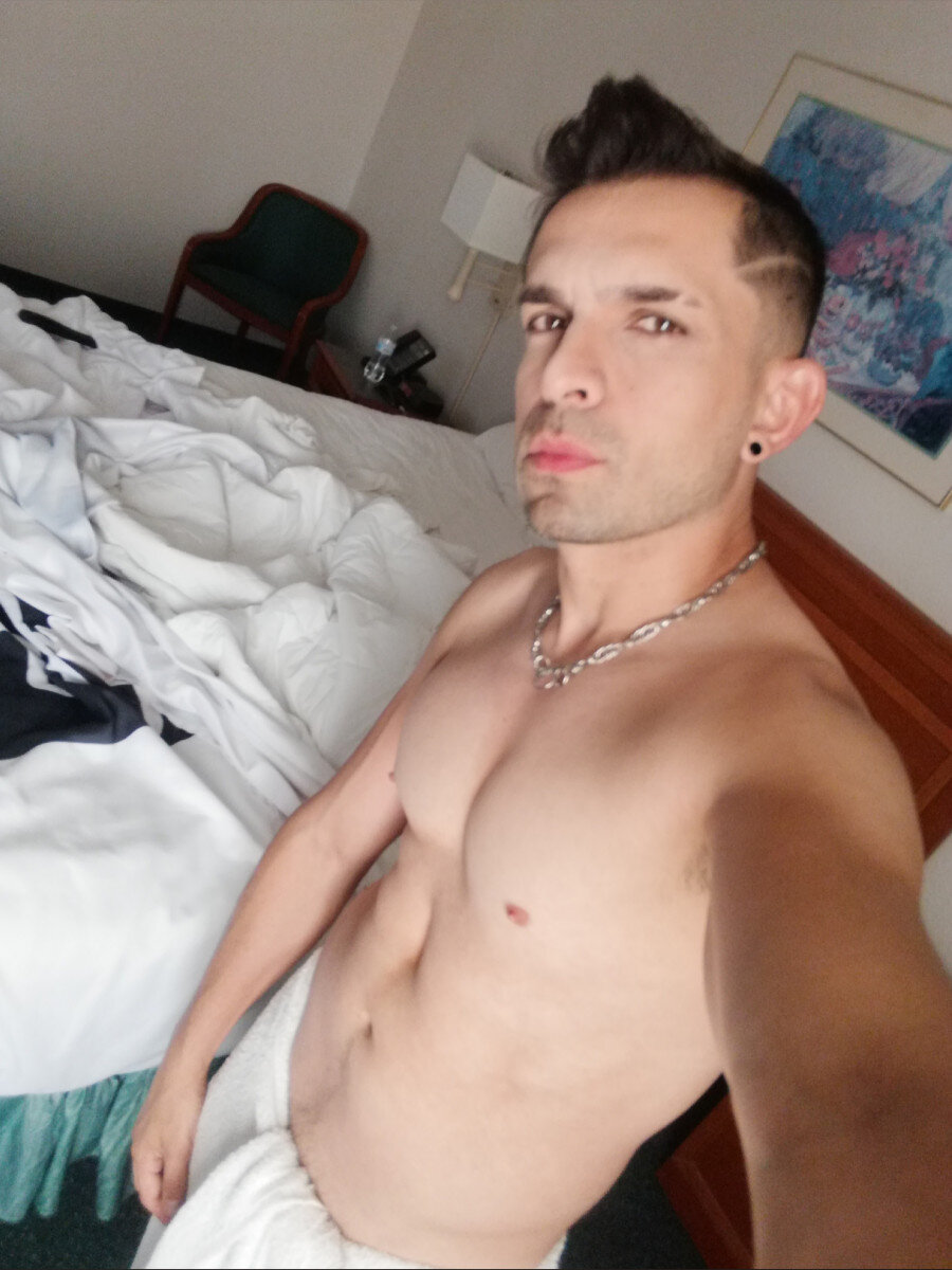 Jesusterrazas25 (@jesusterrazas25), OnlyFans creator
