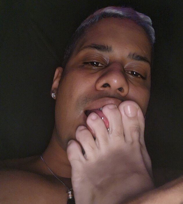 Jhonjhon1 (@jhonjhon1), OnlyFans creator
