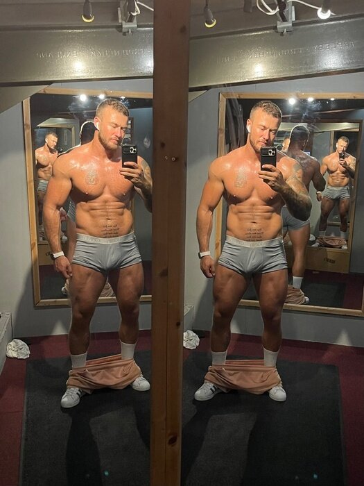Johnnybravoppv (@johnnybravoppv), OnlyFans creator