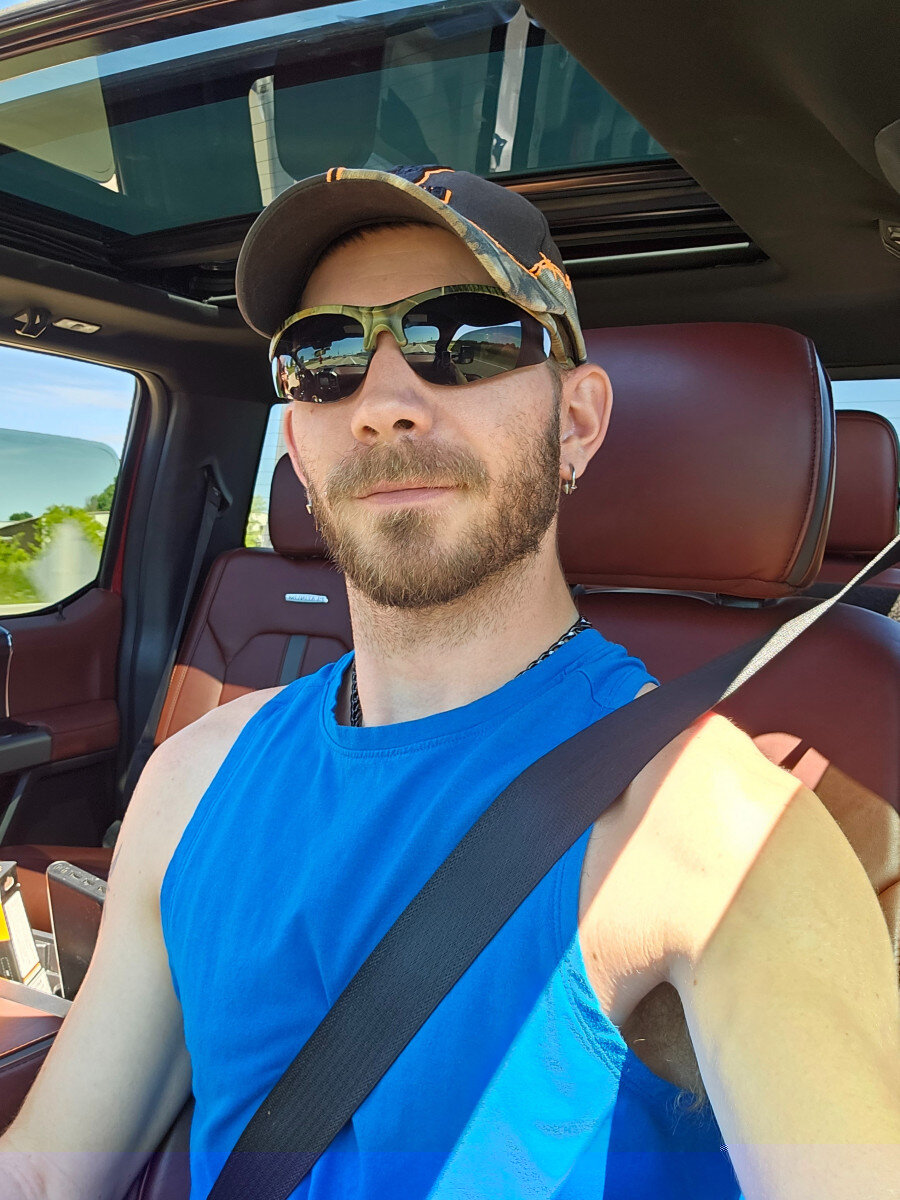 Johnnyrockit96 (@johnnyrockit96), OnlyFans creator