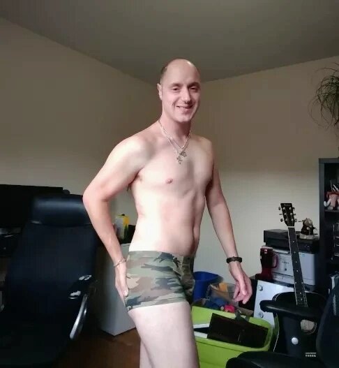 Jonhoetron (@jon-hoe-tron), OnlyFans creator