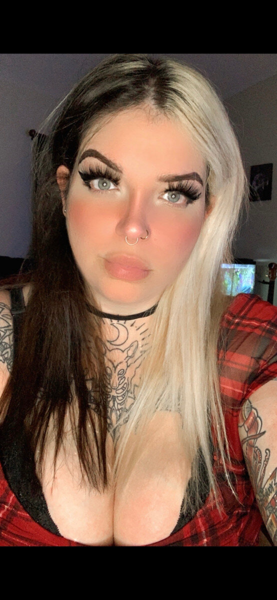 Jonesslily (@joness_lily), OnlyFans creator