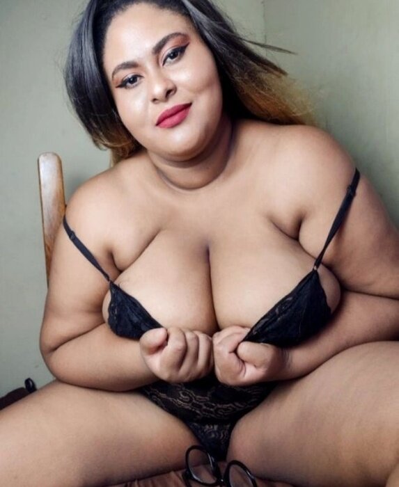 Jucurvy (@jucurvy), OnlyFans creator