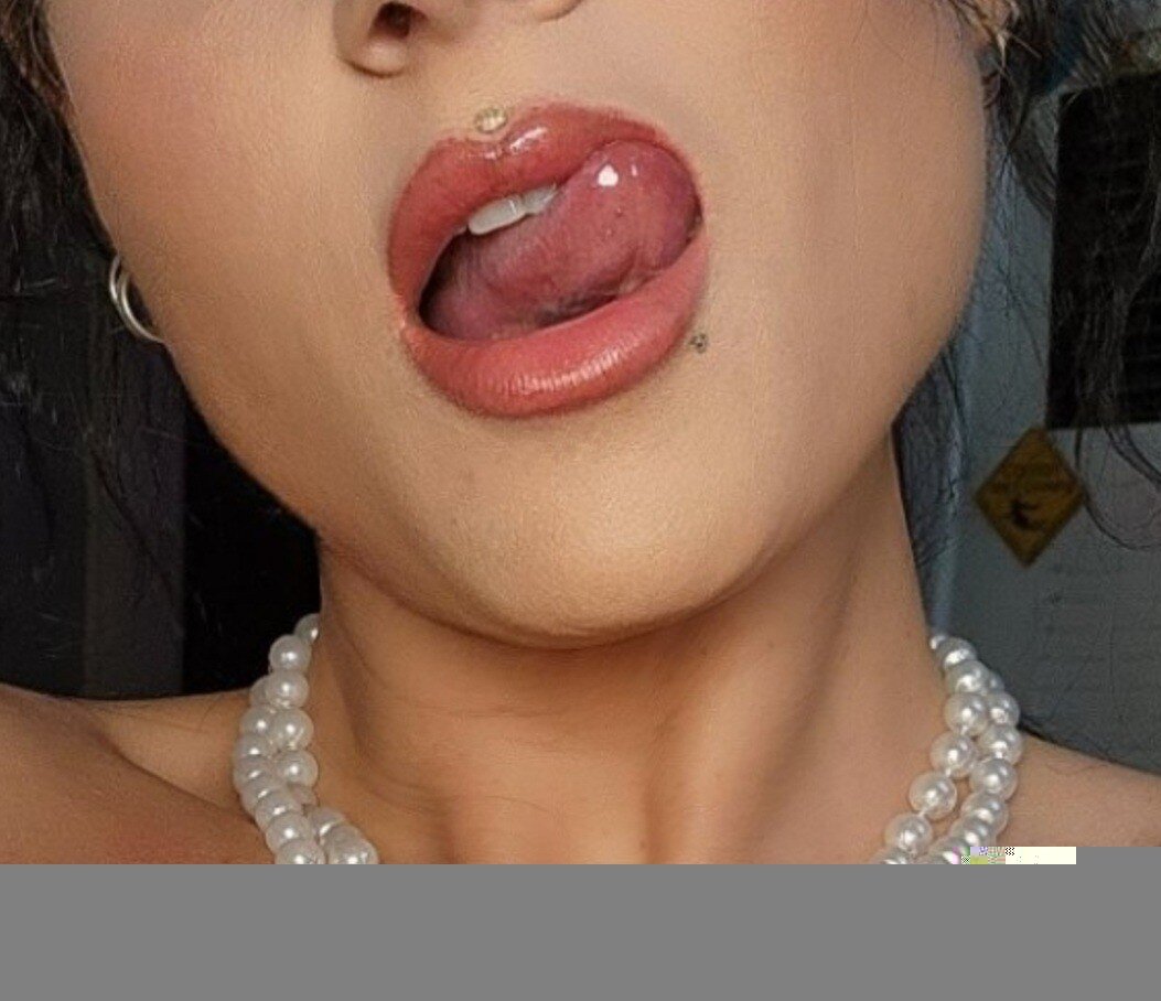 Juicymalvitease (@juicy.malvi_tease), OnlyFans creator
