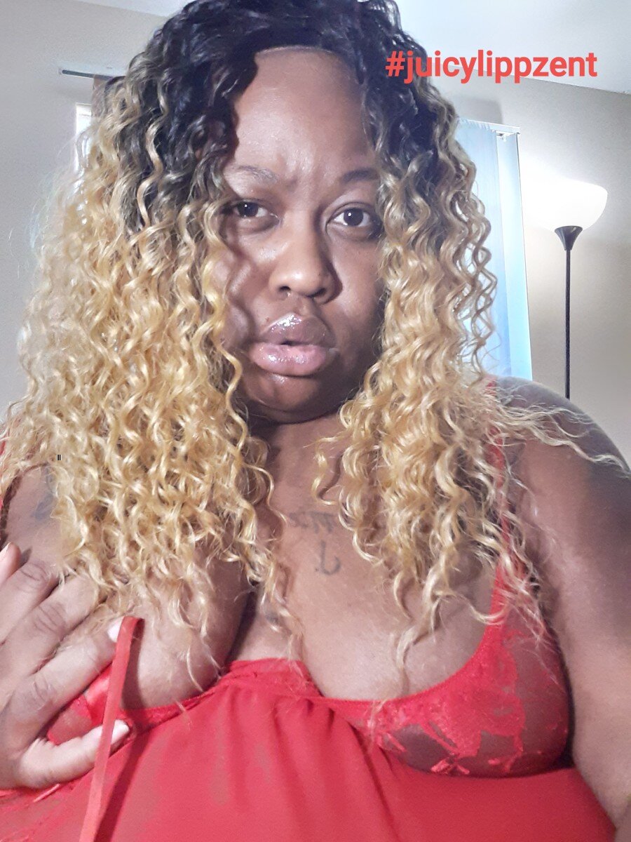Juicylippztwo (@juicylippztwo), OnlyFans creator